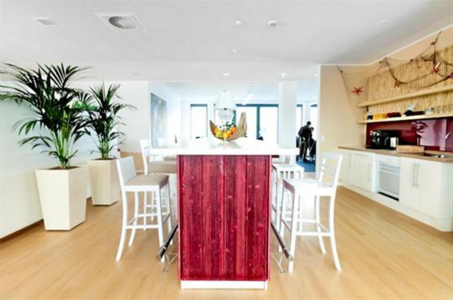 Bar Trivago Büro Seitenansicht