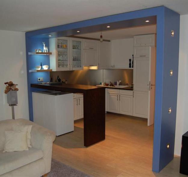 Küche mit Thekenbereich